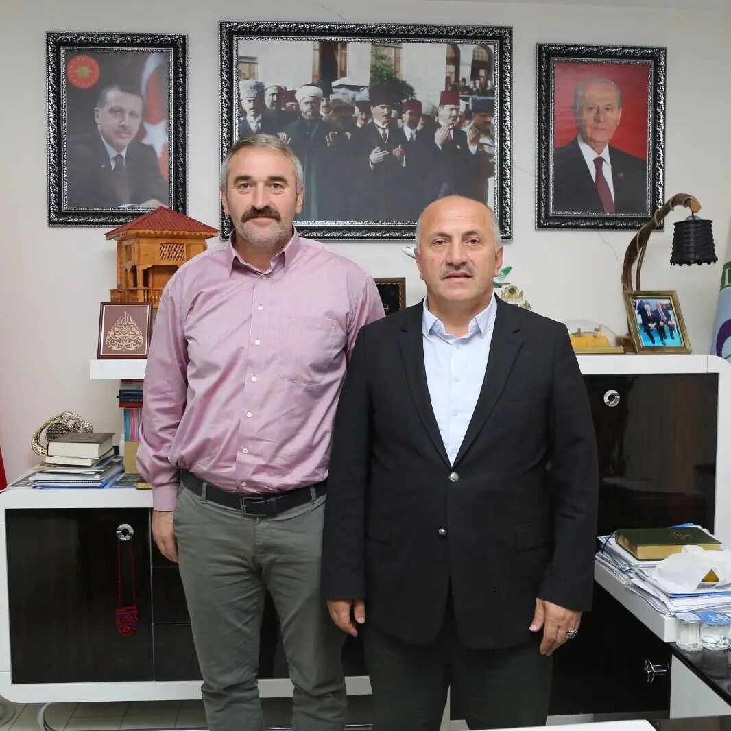 MHP Çayeli İlçe Başkanı Ahmet Aliağaoğlu, ihale öncesi sosyal medya hesabından bir paylaşım gerekleştirdi.

Başkan Aliağaoğlu, paylaşımında şu ifadeleri kullandı: