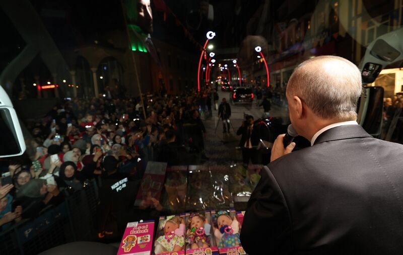 Erdoğan, burada yaptığı konuşmada, milletvekili seçimlerinde bir düşüş yaşadıklarını ve yerel seçimlerde böyle bir düşüş yaşamak istemediklerini belirtti.
