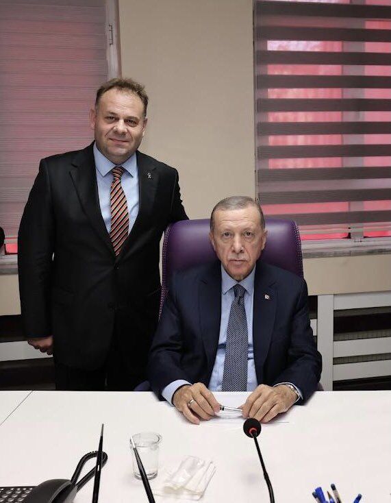ÇAYELİ İÇİN NE KONUŞULDU

AK Parti Çayeli İlçe Başkanı Hüseyin Öztürk, partisinin belediye başkanlığı adaylığı için Cumhurbaşkanı Erdoğan'a iki isim verdiği kulis bilgileri arasında yer aldı.