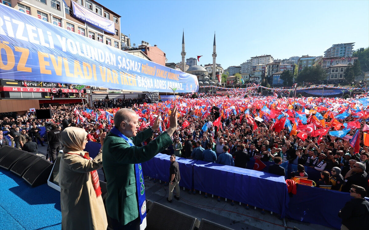 Erdoğan'ın Rize'ye yapmış olduğu son ziyaretinde; vatandaşlar kendisine büyük ilgi göstermişti.