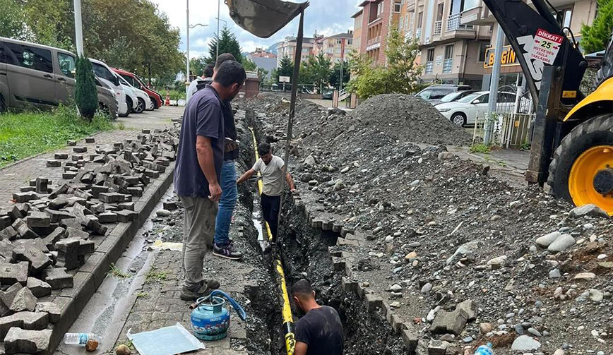 - Vatandaşlar 2 ton kömüre bir kombi bedeli ödedi

Öte yandan söz konusu çalışma yapılan mahallelerdeki bazı vatandaşlar, kış aylarındaki ısınma koşullarını garantiye alarak 2 ton kömüre, bir kombi bedeli olan 20 Bin TL ödedi.