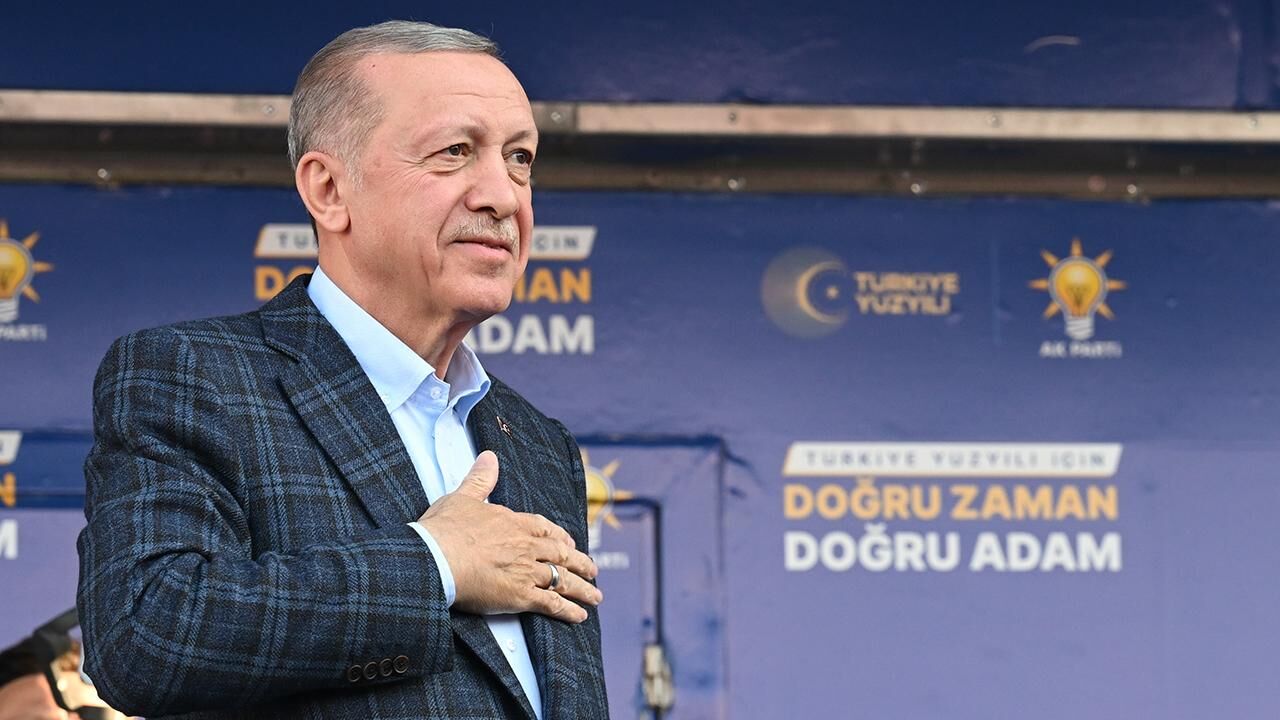 Merkez belediye blokları kentsel dönüşüm alanında gerçekleşecek olan açılış töreninde vatandaşlara hitap edecek olan Erdoğan, buranın ardından Recep Tayyip Erdoğan Üniversitesi'nin mütevelli heyet toplantısına katılacak.
