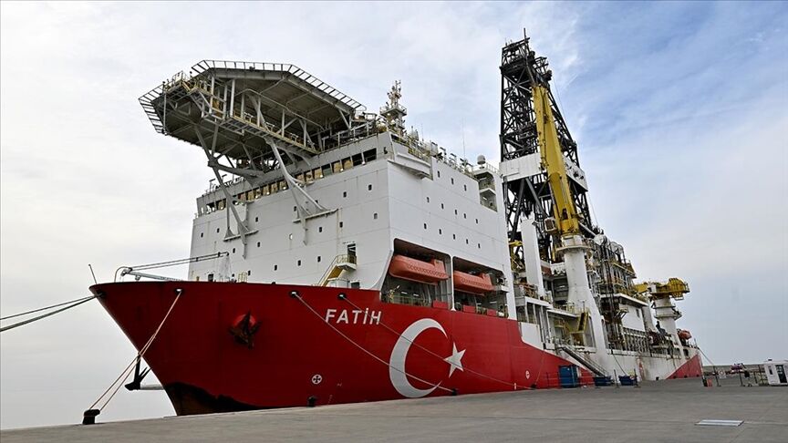 Envanterin ilk üyesi ve doğal gaz tarihinin en büyük keşiflerine imza atan Fatih Sondaj Gemisi, Türkiye Petrolleri Anonim Ortaklığı (TPAO) bünyesinde 2017'de filoya dahil oldu. Fatih'in gelişiyle sondaj çalışmalarında vites yükselten Türkiye, bu gemiyle ilk sondajı Ekim 2018'de Alanya-1 derin deniz kuyusunda yaptı.