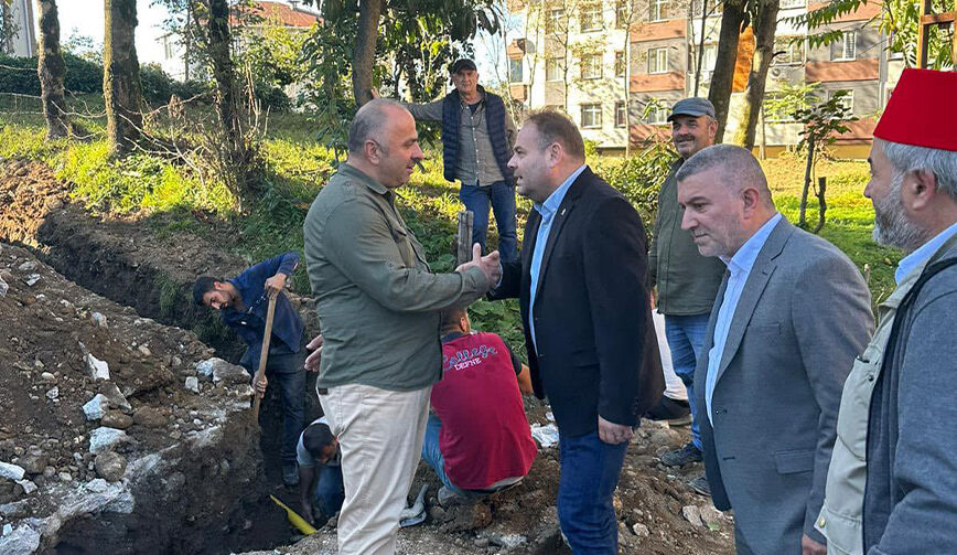 - AK Parti cephesi: 'İnsiyatif aldık'
İlçede başlayan çalışmaların hemen ardından açıklamalar peş peşe geldi.