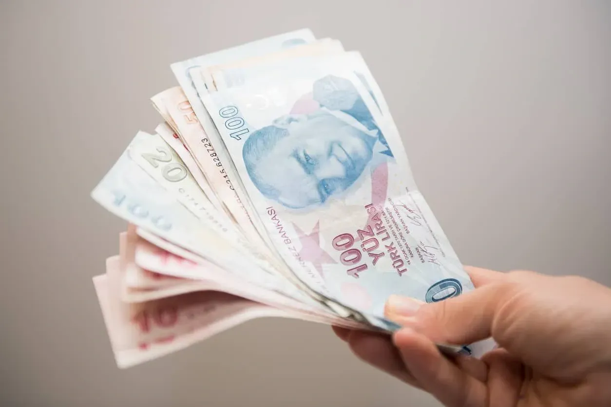 77.000 TL NET ÖDEME NASIL ALINIR?

Yapı Kredi müşterileri, bankanın internet şubesi veya mobil uygulaması aracılığıyla kolayca kredi başvurusunda bulunabilir.