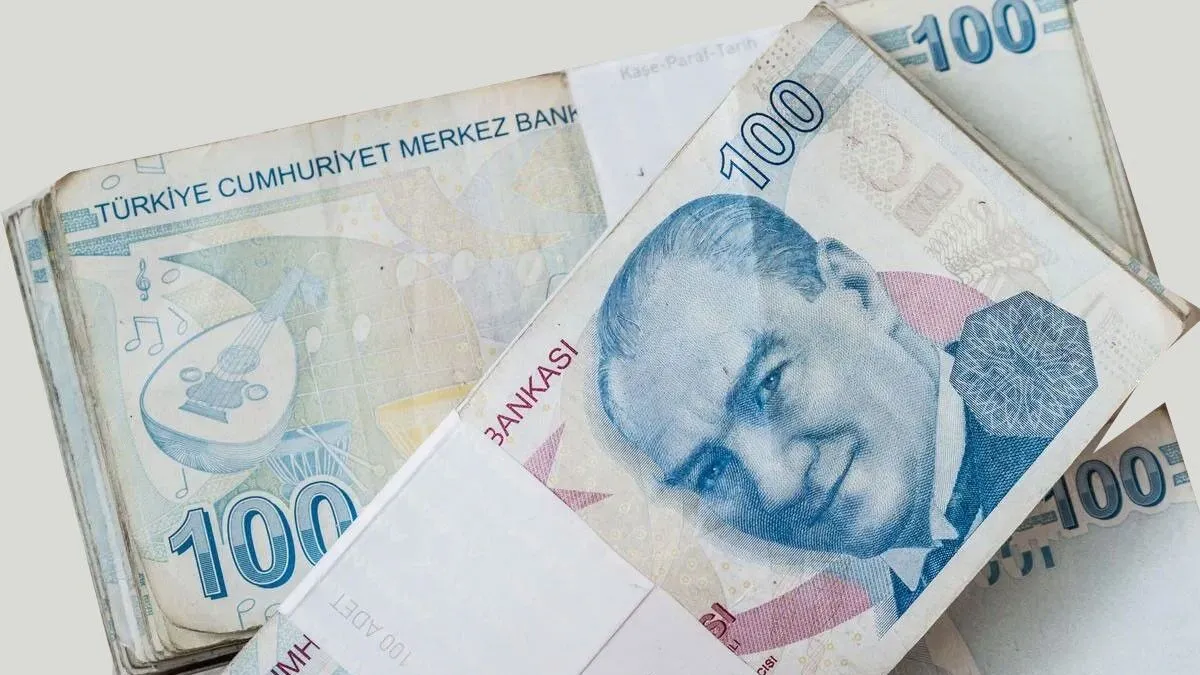 Çalışma ve Sosyal Güvenlik Bakanlığı'ndan 325 Avro Destek Açıklaması
Çalışma ve Sosyal Güvenlik Bakanı Vedat Işıkhan, Avrupa Birliği destekli bir projenin parçası olarak Sosyal Güvenlik Kurumu (SGK) aracılığıyla Ankara, İstanbul ve İzmir’de yaşayan 7 bin çalışan anneye 325 avro destek sağlanacağını duyurdu.