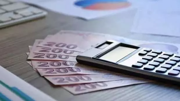<p><strong>TAPU VE KADASTRO GENEL MÜDÜRLÜĞÜ 900 SÖZLEŞMELİ PERSONEL ALACAK</strong></p>

<p> </p>

<p>Tapu ve Kadastro Genel Müdürlüğü bünyesinde istihdam edilmek üzere 900 sözleşmeli personel alımı yapacak.</p>

<p>Alımlar; avukat, mühendis, tekniker, büro personeli kadrolarında gerçekleşecek.</p>

<p>Başvurular 19 Mart tarihinde başlayacak 28 Mart tarihinde sona erecek.</p>