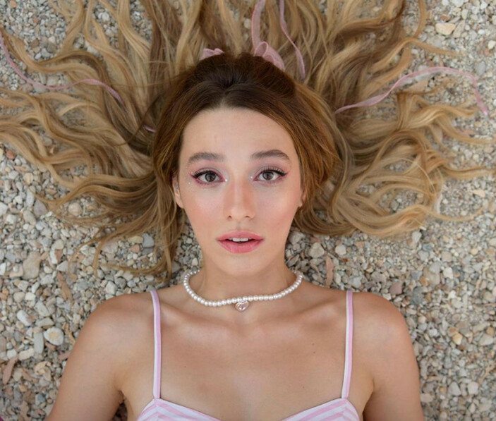 sumeyye-aydoganin-barbie-pozlari-sosyal-medyayi-salladi-gerce_77506660