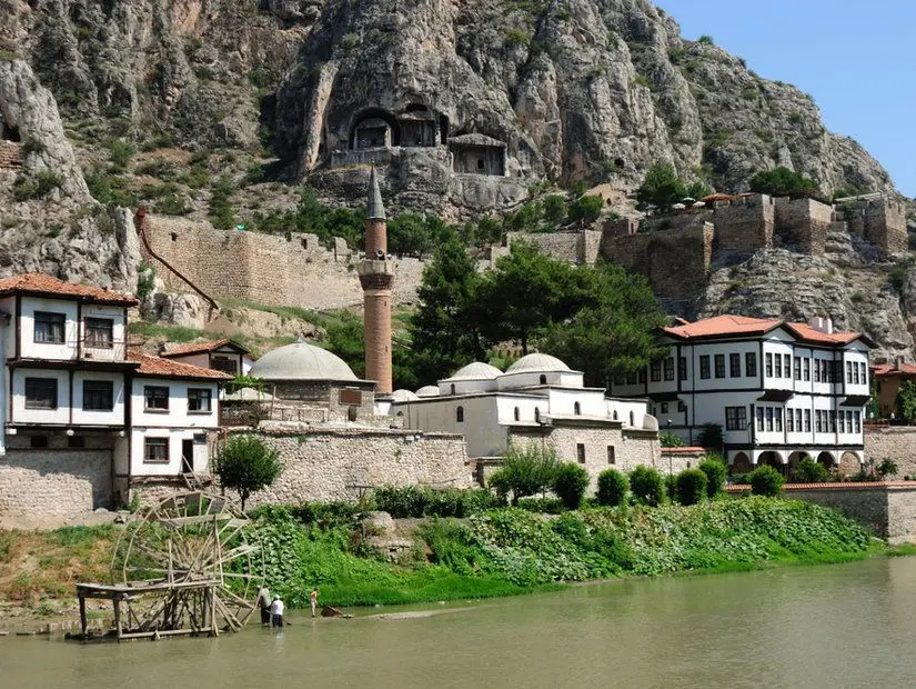 Hatuniye Camii Ve Kulliyesi 39748