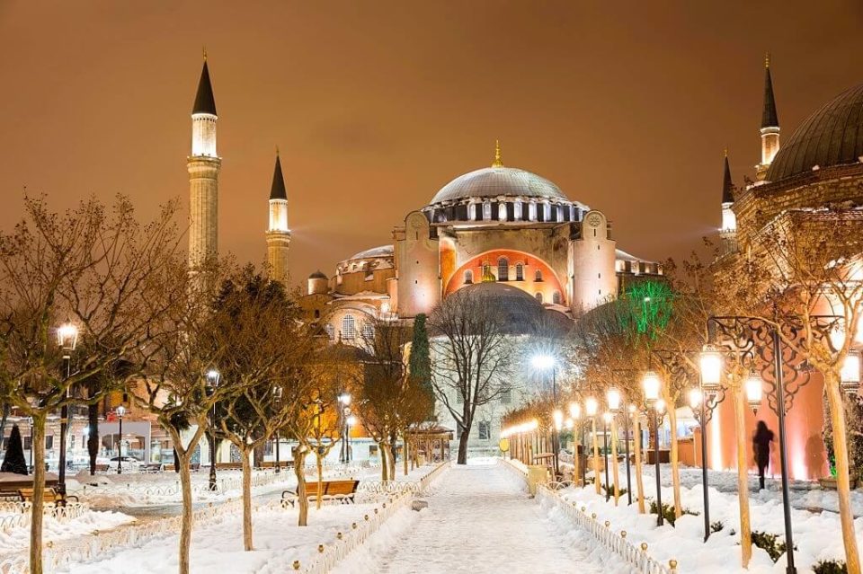 Ayasofya Nerede Nasil Gidilir Giris Ucreti Istanbul Sultanahmet Manzara Fotograf 960X639