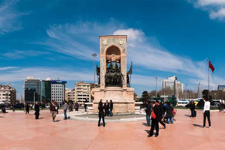 Taksim Gezilecek Yerler Taksim Meydani