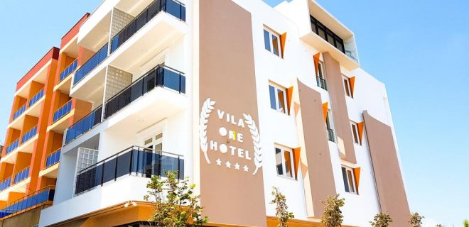 Vila One Beach Hotel