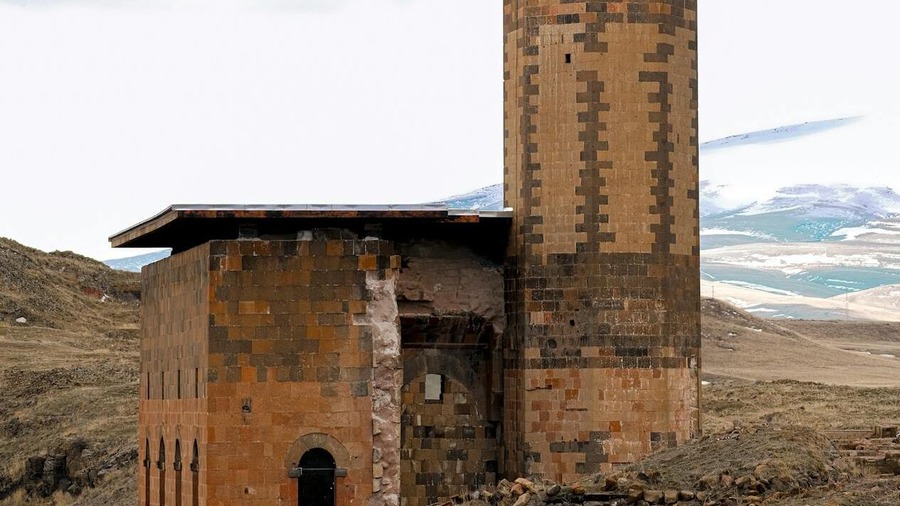 Menucehr Camii 1