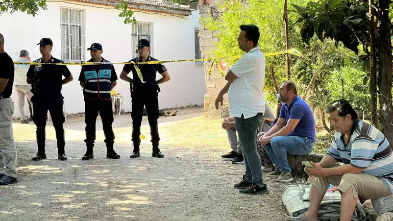 3 Kisiyi Oldurup 2Kisiyi Yaralayan Sanik Esine Sira Sende Demis