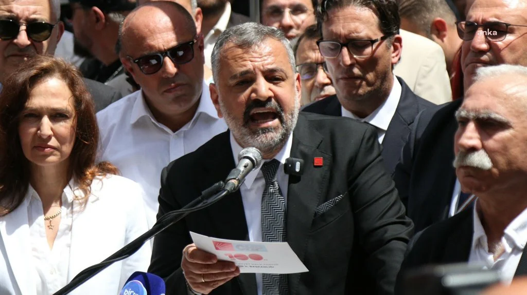 Ozgur Ozele Yapilan Saldiri Izmir De Protesto Edildi 1