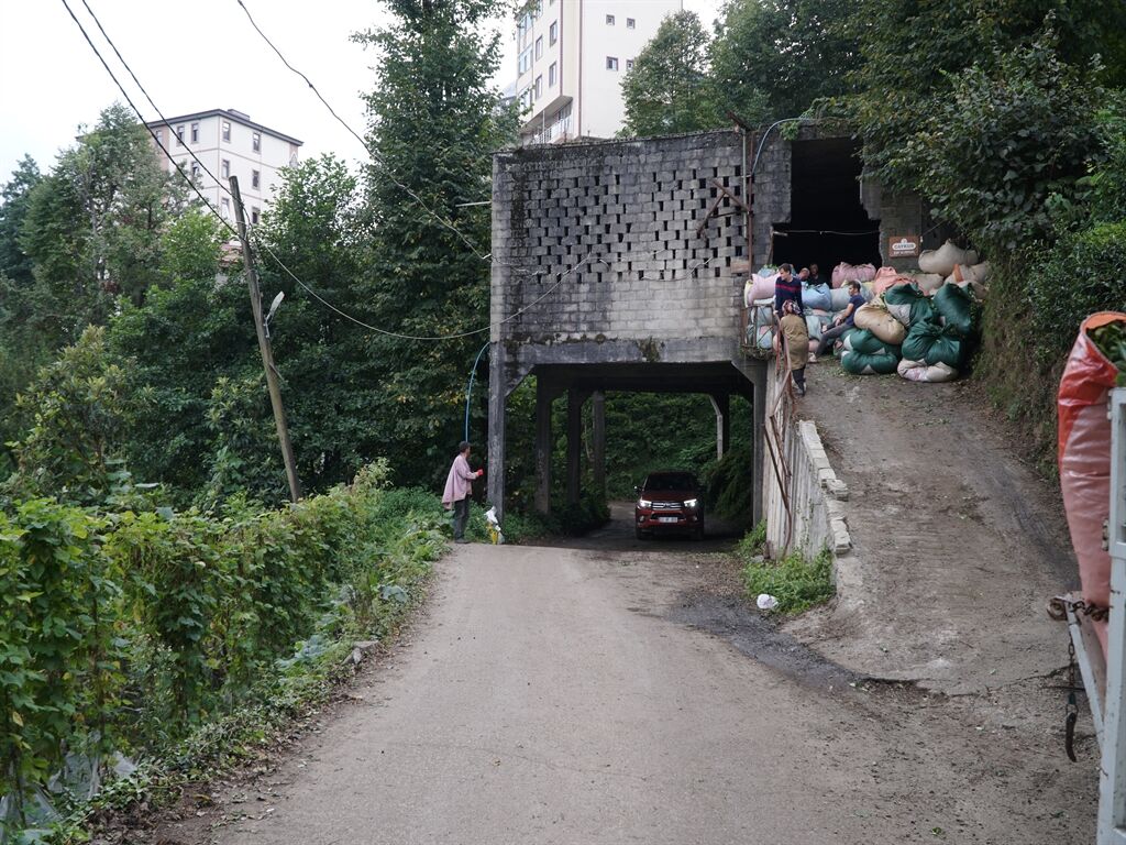 917402