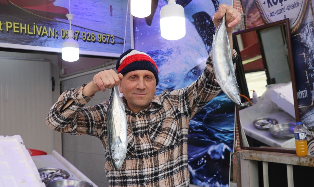 Karadeniz'de palamut bolluğu Rize'de tezgahlara yansıdı