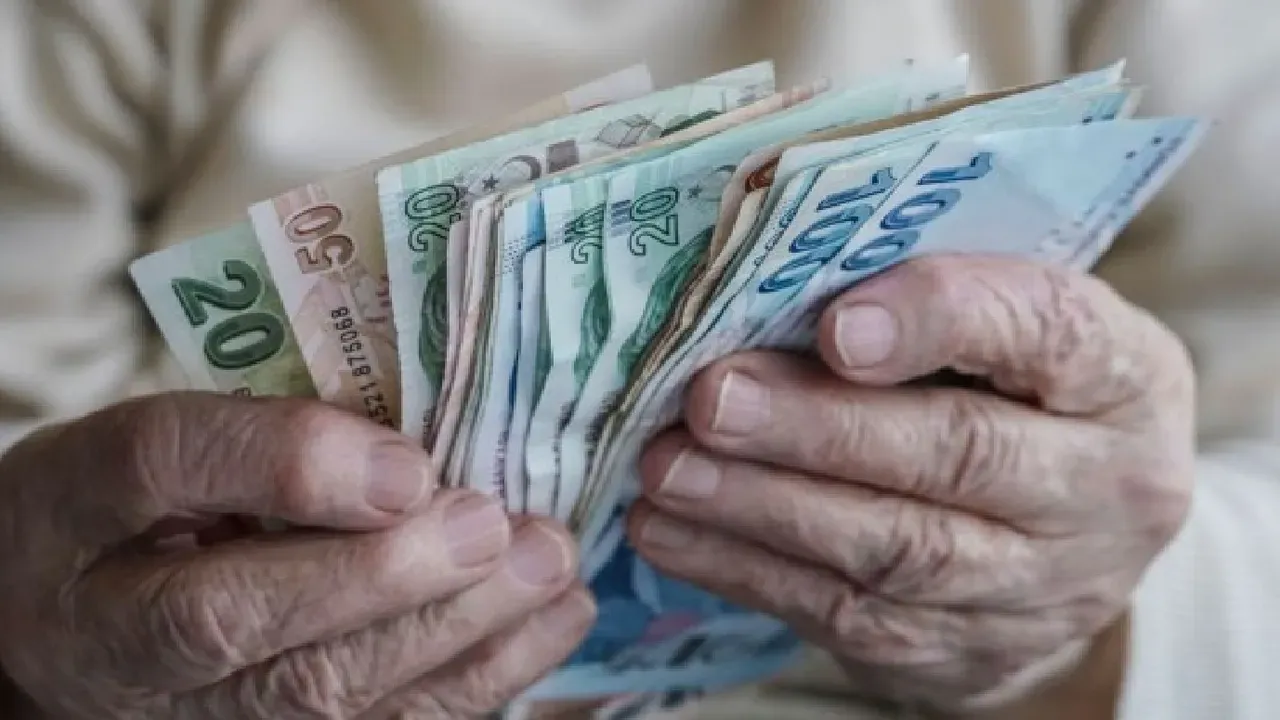 Emeklilerin Yeni Maaşları Belli Oldu! Tam Liste Açıklandı