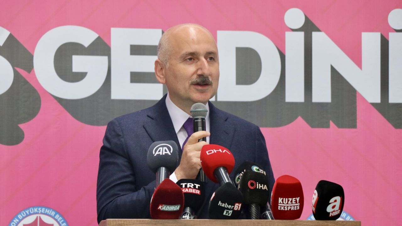 Bakan Karaismailoğlu Trabzon'da TOGG ile geziyor