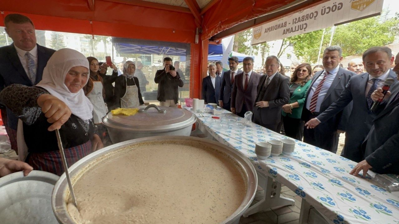 Bolu ve Karabük'te "Türk Mutfağı Haftası" etkinliklerinde yöresel lezzetler ikram edildi