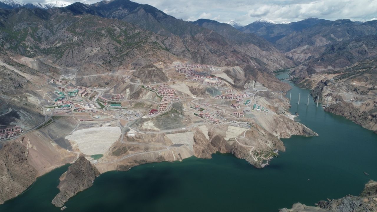 Yusufeli Barajı ve HES'te su yüksekliği 134 metreyi aştı