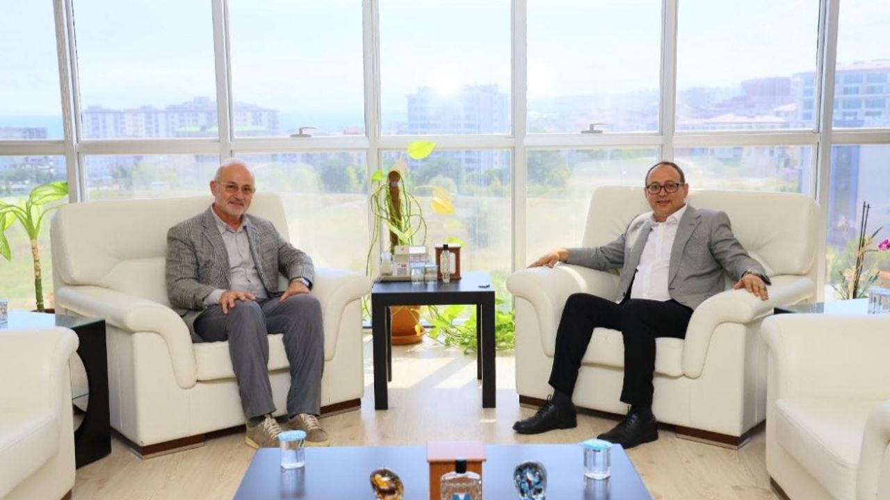 MHP Samsun Milletvekili Topsakal, OMÜ Rektörü Prof. Dr. Ünal'ı ziyaret etti