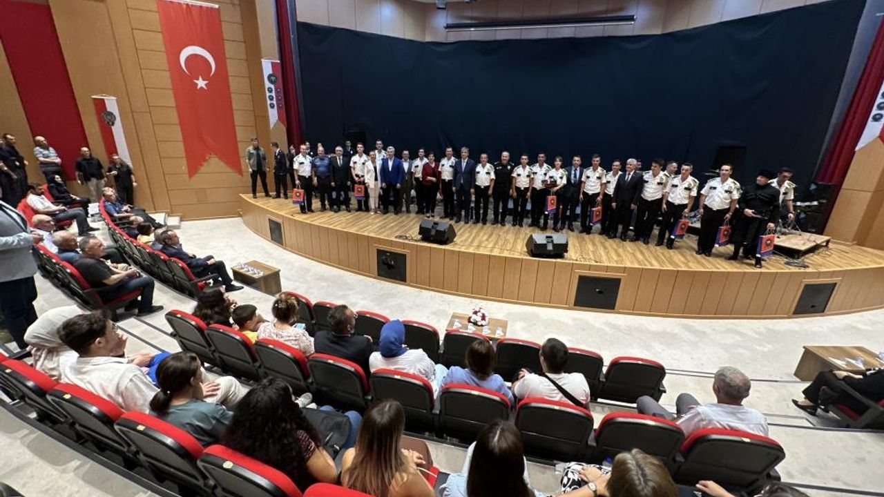 Karabük'te Polis Akademisi Bandosundan Zafer Bayramı konseri