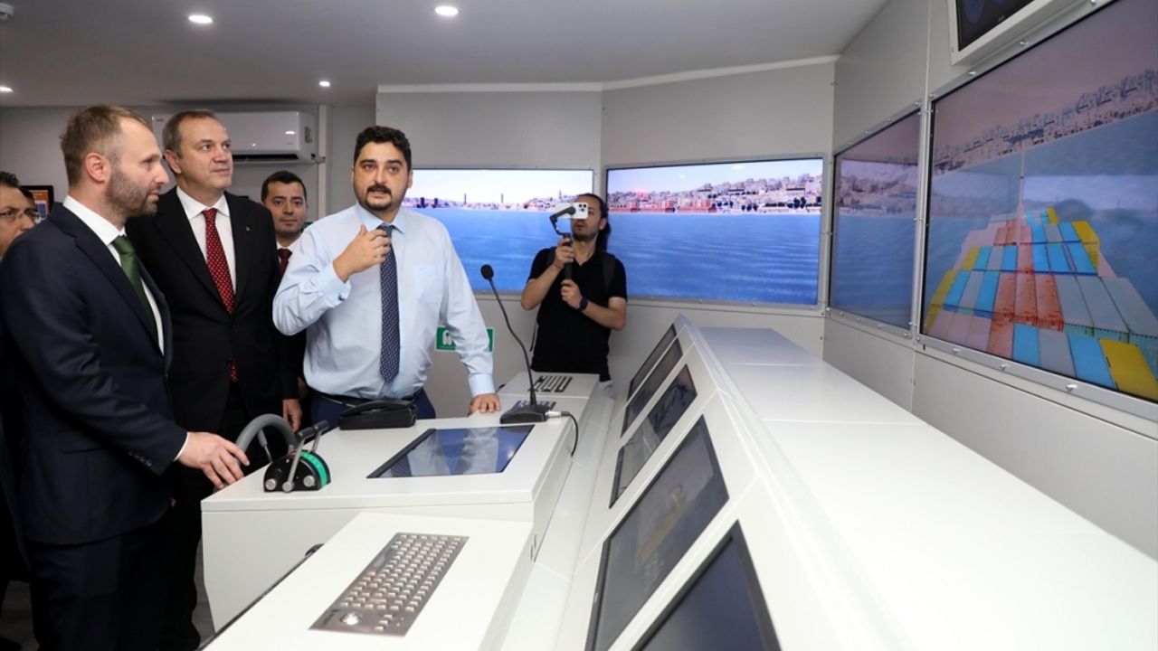 Rize'de üniversiteye denizcilik alanında iki yerli simülatör kuruldu