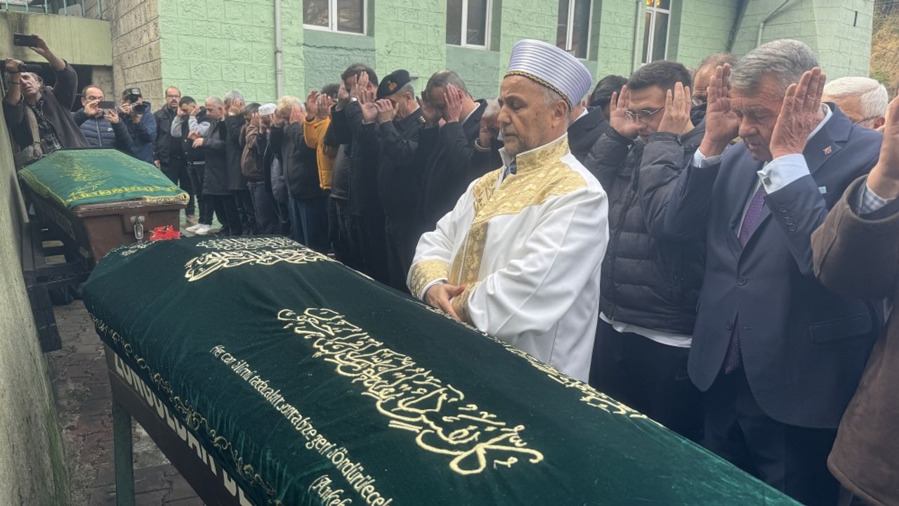 Zonguldak'ta heyelanda göçük altında kalan anne ve oğlunun cenazeleri defnedildi