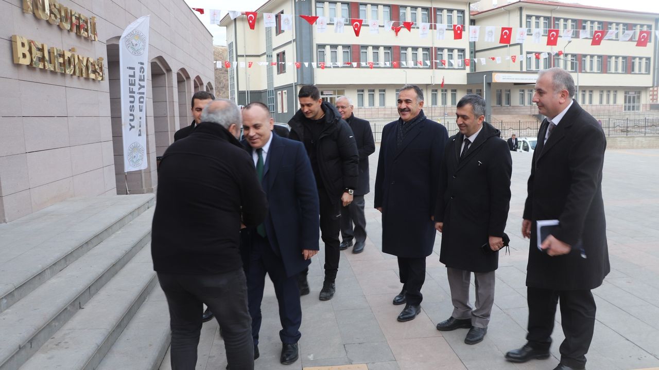 Artvin Valisi Cengiz Ünsal'dan Belediye Başkanı Eyüp Aytekin'e İade-i Ziyaret