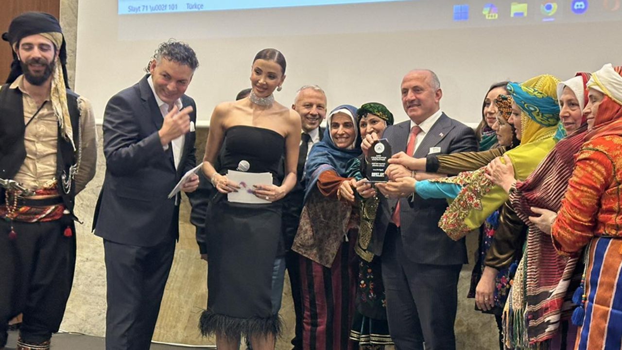 Çayeli Kültür Sokağı ve Sanatçıları ödül aldı
