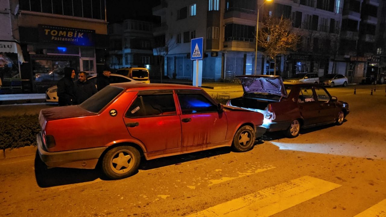 Çorum'da polisten kaçarken kaza yapan araçta silah yakalandı