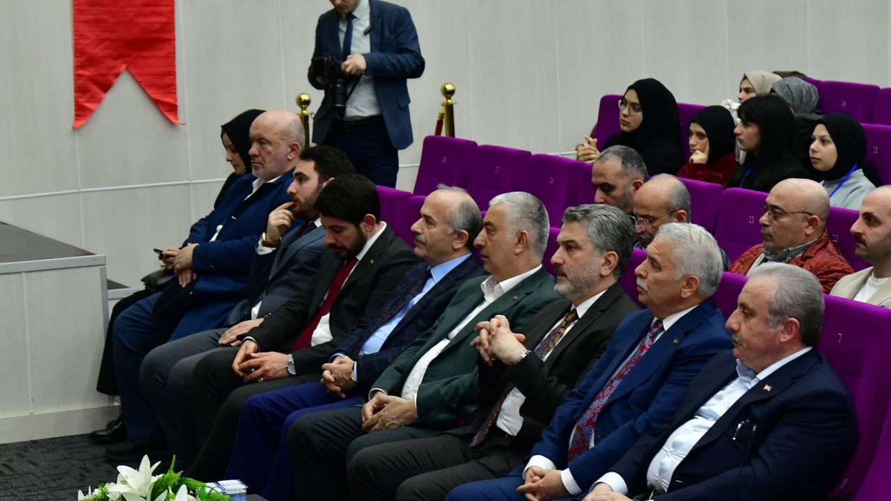 Şentop Trabzon’da Gençlerle Buluştu: Kamu Diplomasisi ve Gençliğin Rolü
