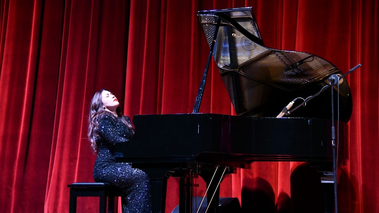 Azerbaycanlı piyanist Turan Manafzade Trabzon'da konser verdi