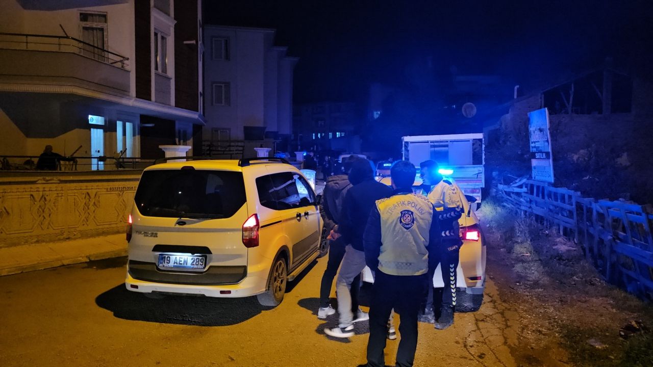 Çorum’da polisten kaçan ehliyetsiz sürücü ve babasına 50 bin lira ceza