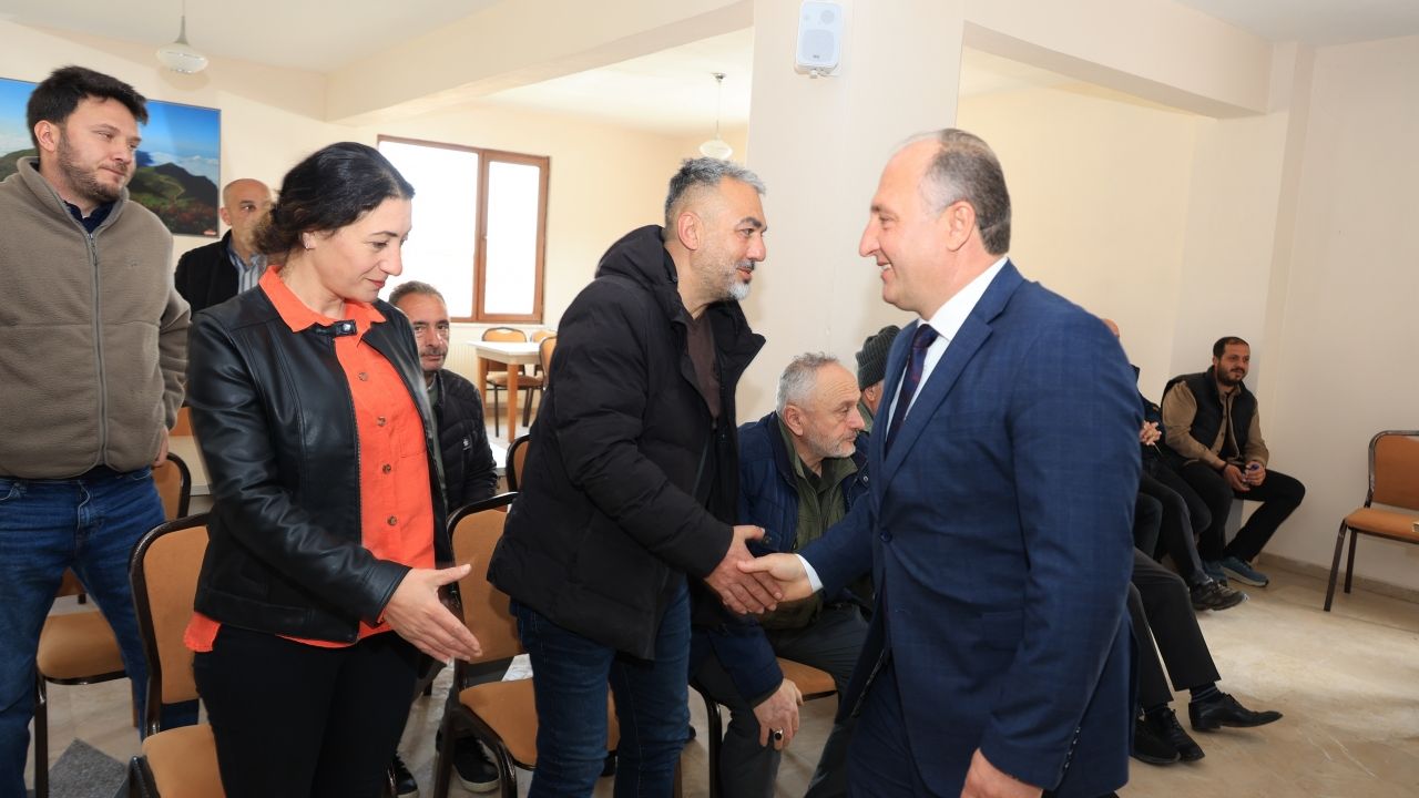 TEDAŞ Artvin İl Müdürü Selçuk Er muhtarlarla bir araya geldi