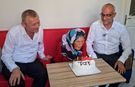 101 yaşında ilk kez pasta kesti: Duygu dolu anlar yaşandı