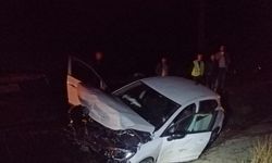 Çorum'da iki otomobil çarpıştı, 3 kişi yaralandı