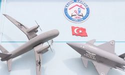 Samsun'da Bayraktar Kızılelma ve Akıncı'nın maketleri okul duvarında sergileniyor