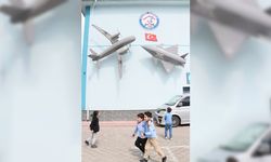 Samsun'da Bayraktar Kızılelma ve Akıncı'nın maketleri okul duvarında sergileniyor