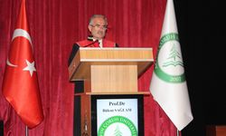 Artvin Çoruh Üniversitesinde mezuniyet töreni düzenledi