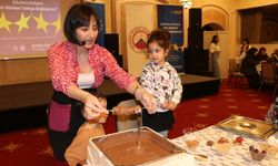 Trabzon'da depremzedeler için "Acı Günleri Tatlıya Bağlıyoruz" çikolata atölyesi düzenlendi