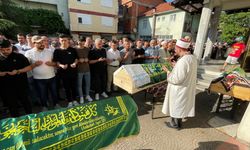 Bartın'da trafik kazasında hayatlarını kaybeden anne, baba ve oğlunun cenazeleri toprağa verildi