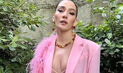 Aybüke Pusat, pembe kombiniyle göz kamaştırdı