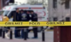 Mahalle muhtarı evinde ölü bulundu