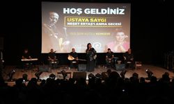 Halk ozanı Neşet Ertaş, Düzce'de düzenlenen konserle anıldı