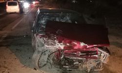 Amasya'da iki otomobil çarpıştı 5 kişi yaralandı