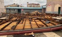 Fırtına ve sağanağın vurduğu Zonguldak'ta birçok yapıda hasar oluştu