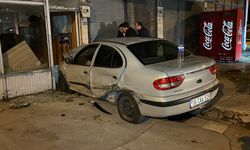 Karabük'te ciple çarpışan otomobildeki 3 kişi yaralandı