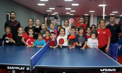 Sinop'ta 200'e yakın genç ve çocuk masa tenisi öğreniyor